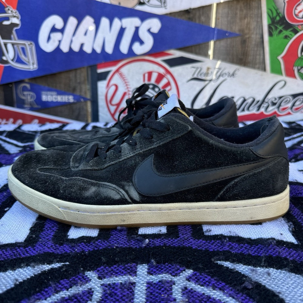 Size 10.5 - Nike SB FC Classic "Black/Black" 909096-002 Men's Shoes Sneakers‎